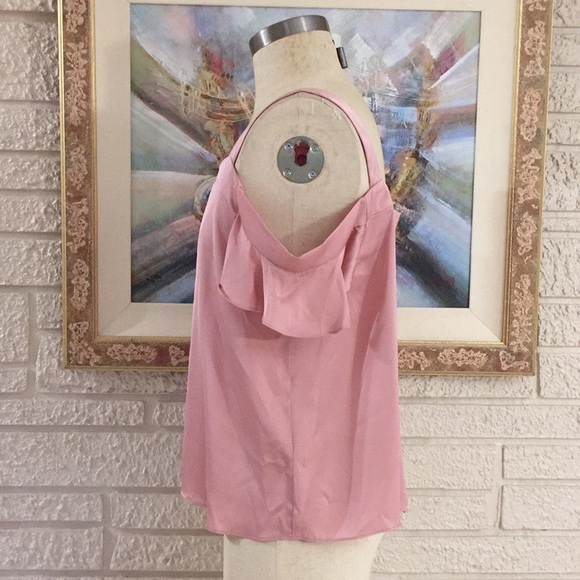 🌹SoHo New York & Company Cold Shoulder Top - Picture 3 of 13